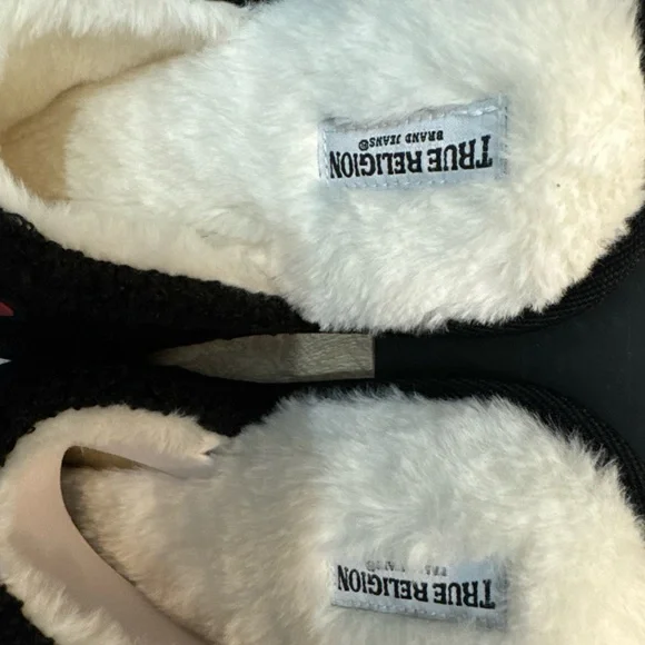 True Religion Black Slippers with White Lining Medium (9-10) - Picture 3 of 4